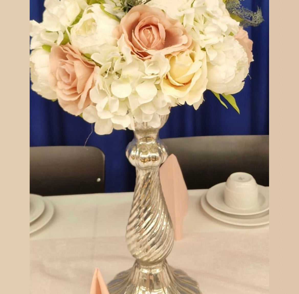 Tische deko Blumen Stick Silber mit Blumen Arrament