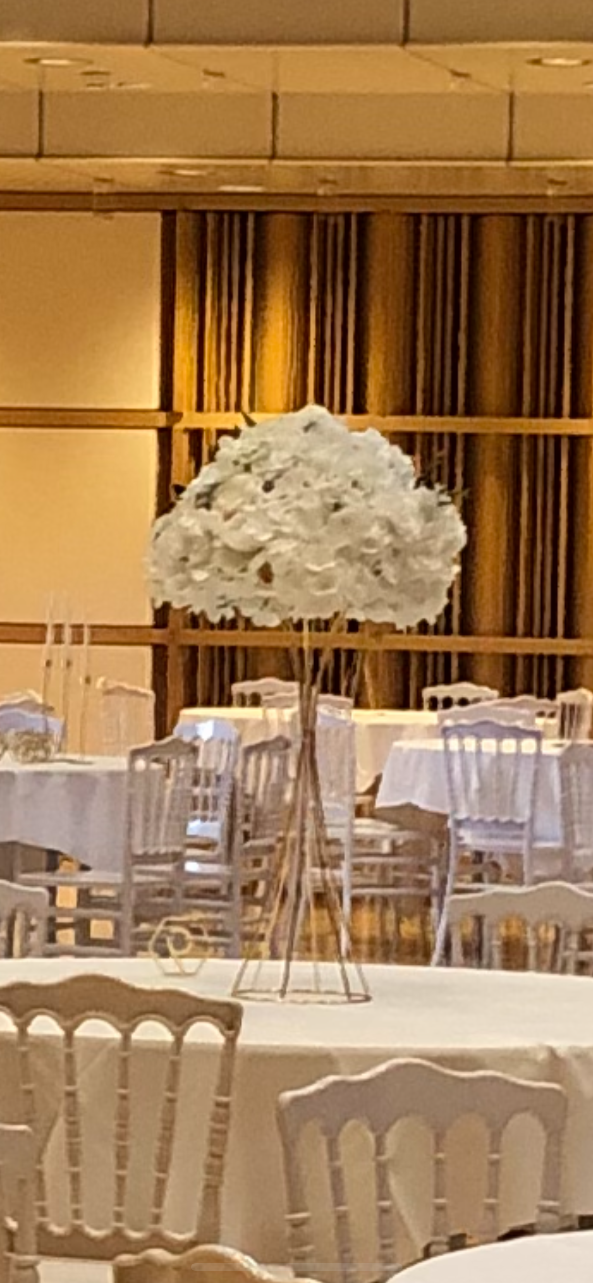 Tischedeko Weiss Tower gold 70 cm